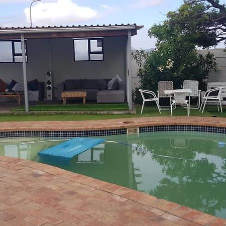 Salama Lodge Milnerton Kapstaden Exteriör bild