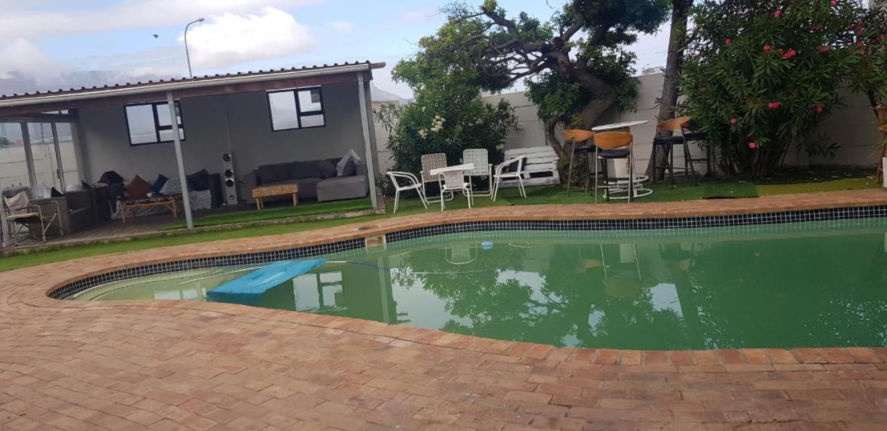 Salama Lodge Milnerton Kapstaden Exteriör bild