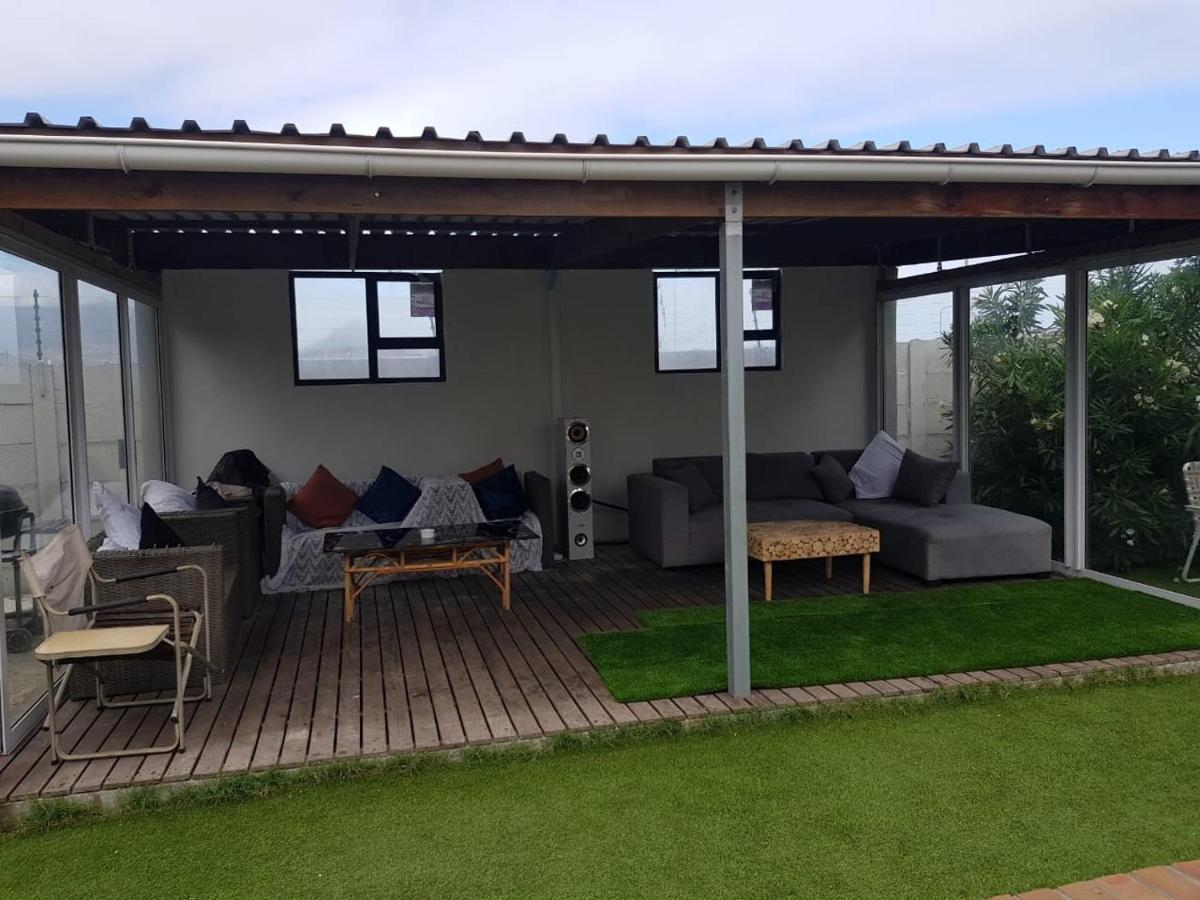 Salama Lodge Milnerton Kapstaden Exteriör bild